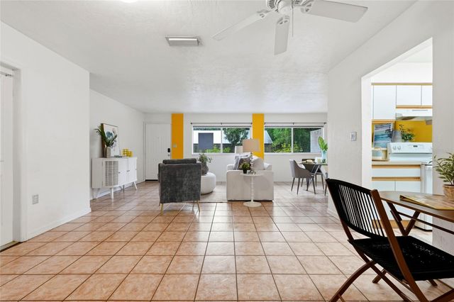 747 SE 2ND PLACE 10, Gainesville, FL 32601