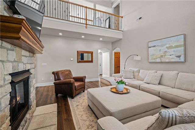 6203 Valley View Road, Rogers, AR 72758