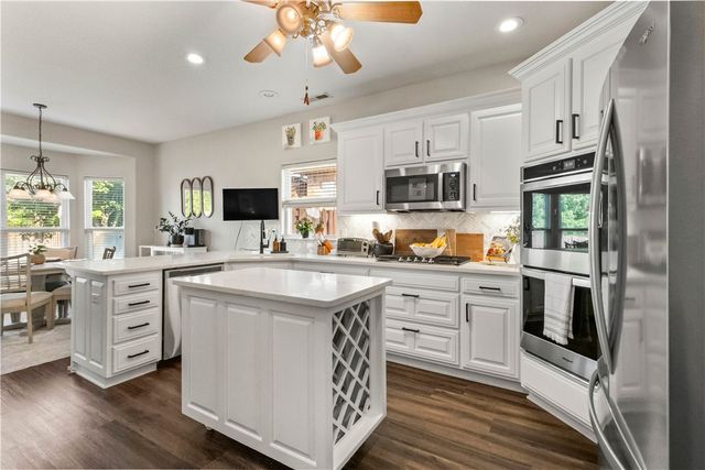 6203 Valley View Road, Rogers, AR 72758