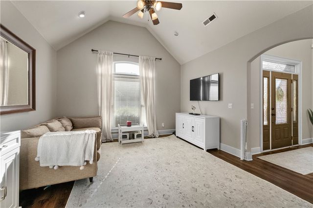 6203 Valley View Road, Rogers, AR 72758