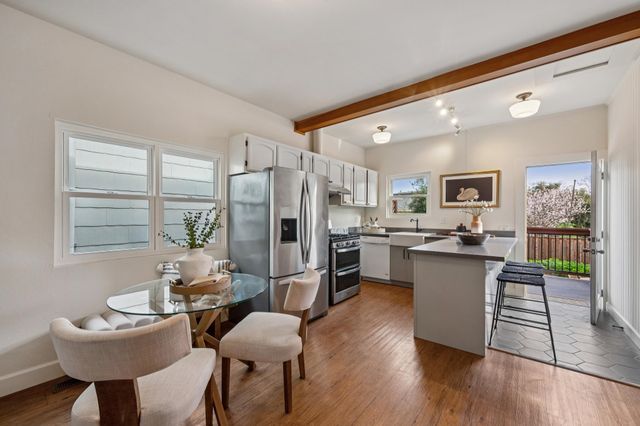 5216 Market St, Oakland, CA 94608