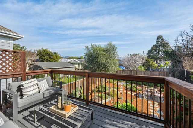 5216 Market St, Oakland, CA 94608