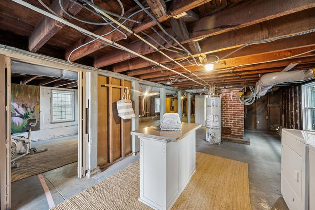 5216 Market St, Oakland, CA 94608