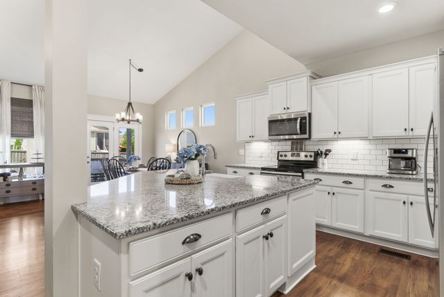 459 Rangeland Rd, Spring Hill, TN 37174