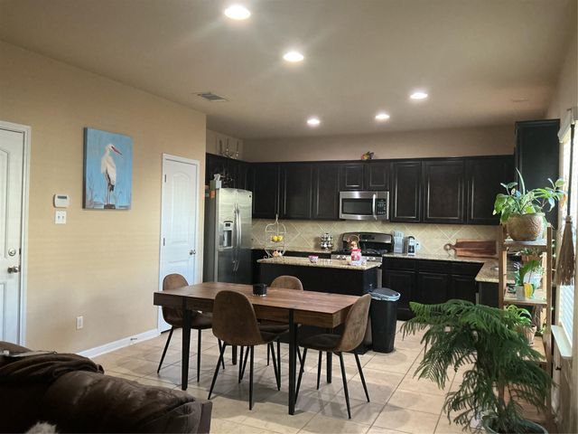 809 Hometown PKWY, Kyle, TX 78640