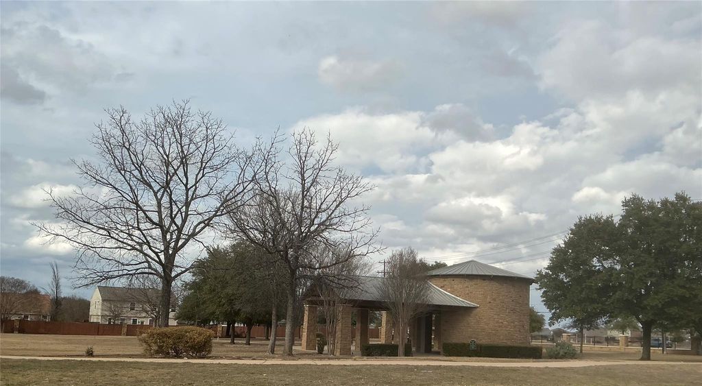 809 Hometown PKWY, Kyle, TX 78640