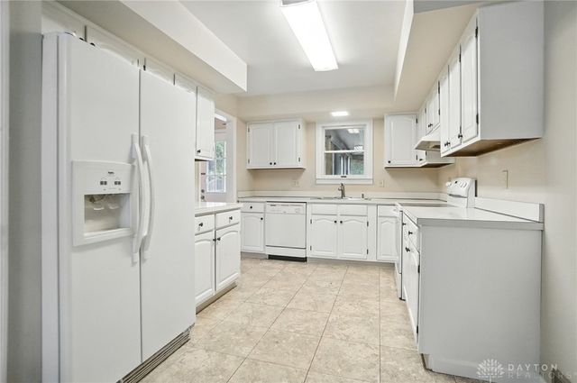 284 Blackstone Drive, Centerville, OH 45459