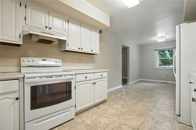 284 Blackstone Drive, Centerville, OH 45459