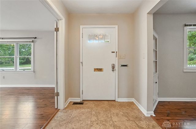 284 Blackstone Drive, Centerville, OH 45459
