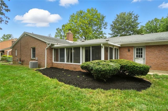284 Blackstone Drive, Centerville, OH 45459