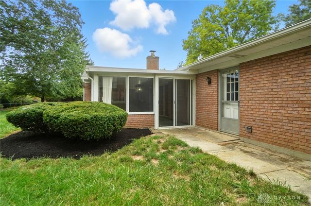 284 Blackstone Drive, Centerville, OH 45459