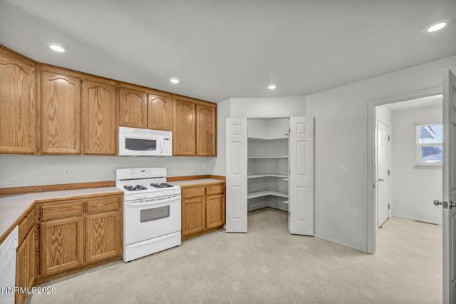 445 Torrey Pines Drive, Fallon, NV 89406