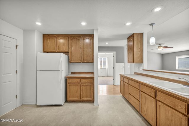445 Torrey Pines Drive, Fallon, NV 89406