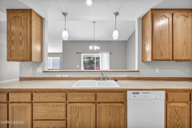 445 Torrey Pines Drive, Fallon, NV 89406