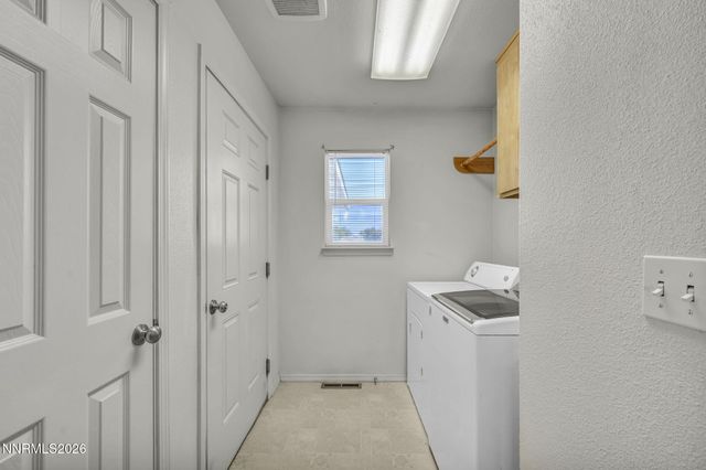 445 Torrey Pines Drive, Fallon, NV 89406