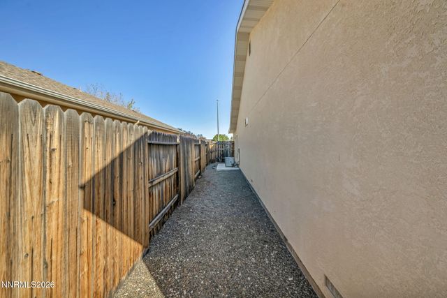 445 Torrey Pines Drive, Fallon, NV 89406