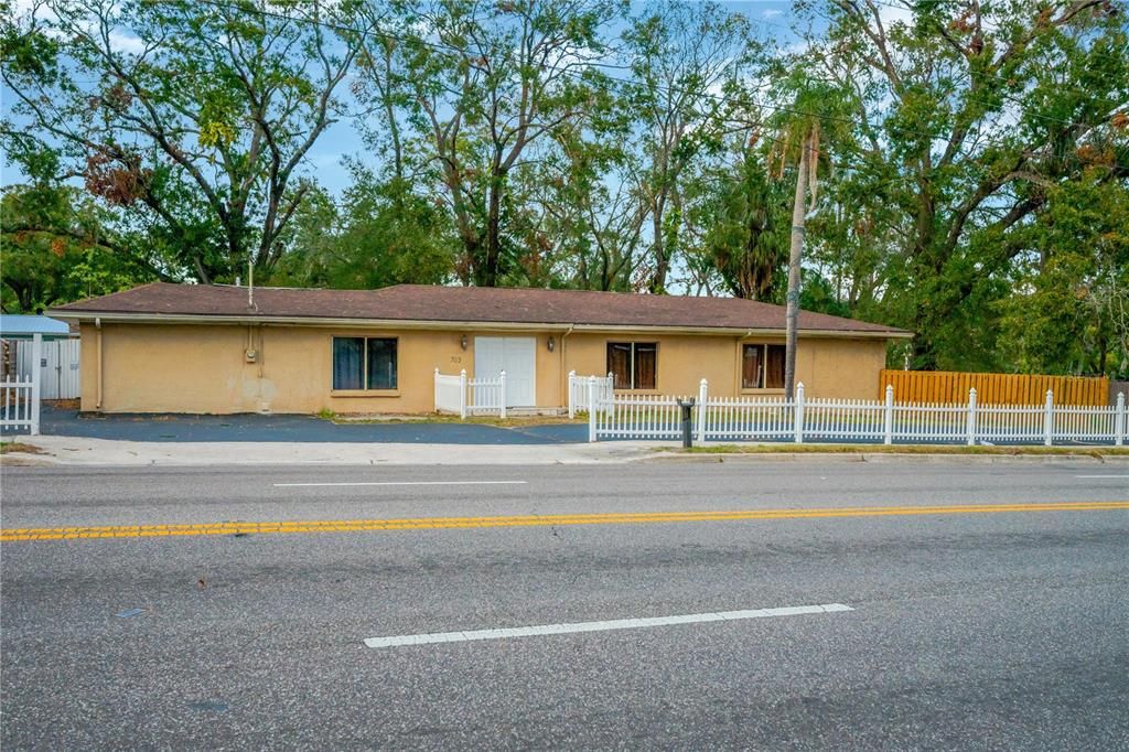 703 W SLIGH AVENUE, Tampa, FL 33604