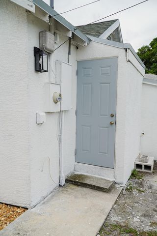 908 W 5th Street, Riviera Beach, FL 33404