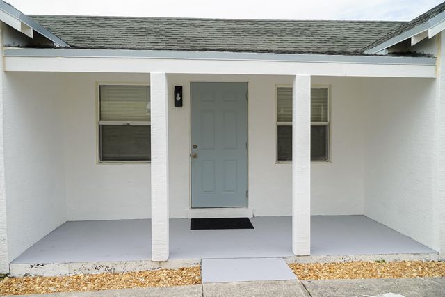 908 W 5th Street, Riviera Beach, FL 33404