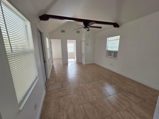 908 W 5th Street, Riviera Beach, FL 33404