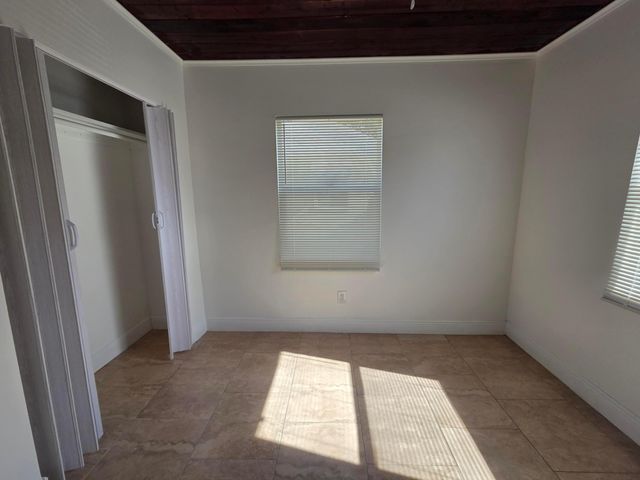 908 W 5th Street, Riviera Beach, FL 33404