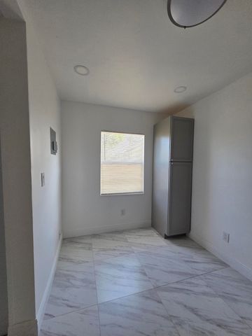 908 W 5th Street, Riviera Beach, FL 33404