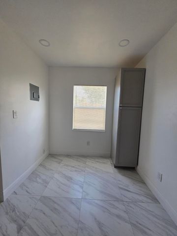 908 W 5th Street, Riviera Beach, FL 33404