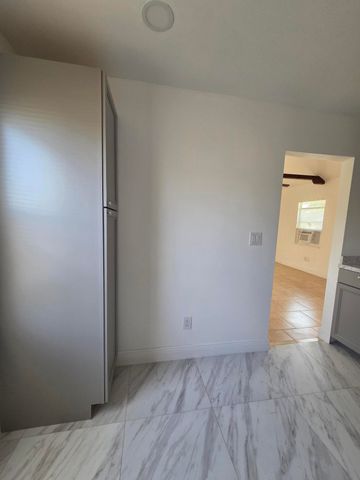 908 W 5th Street, Riviera Beach, FL 33404