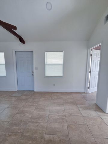 908 W 5th Street, Riviera Beach, FL 33404