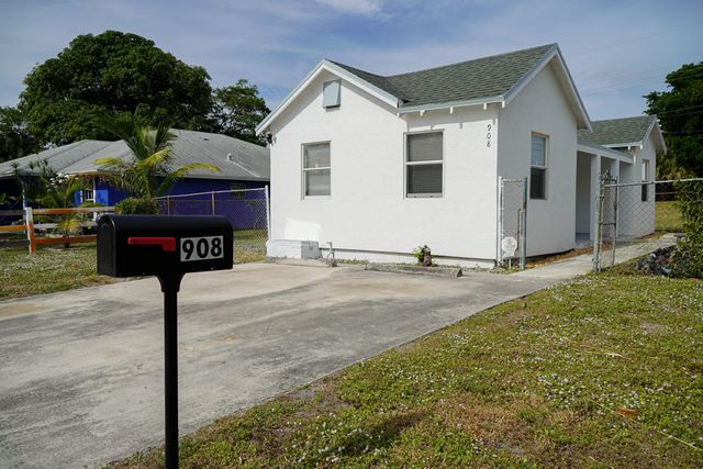 908 W 5th Street, Riviera Beach, FL 33404