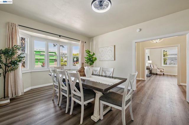 6031 Camden St, Oakland, CA 94605