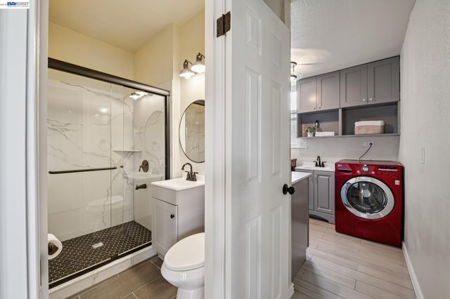 6031 Camden St, Oakland, CA 94605