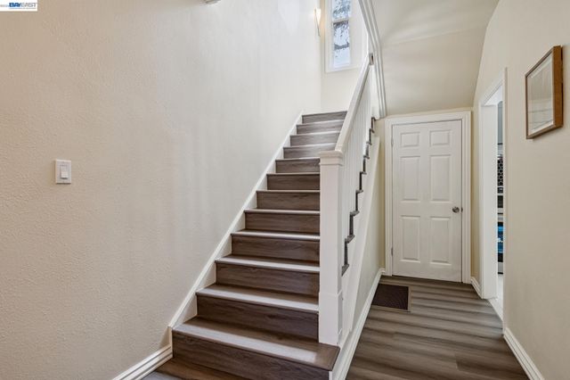 6031 Camden St, Oakland, CA 94605