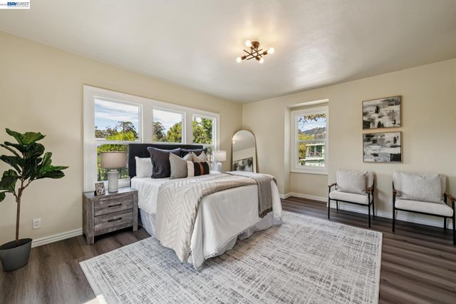6031 Camden St, Oakland, CA 94605