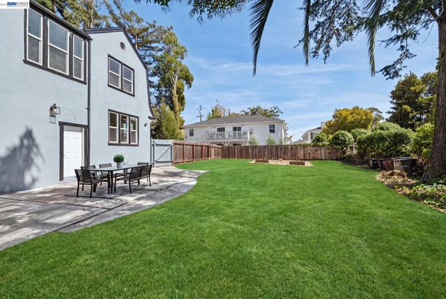 6031 Camden St, Oakland, CA 94605