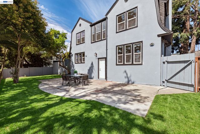 6031 Camden St, Oakland, CA 94605