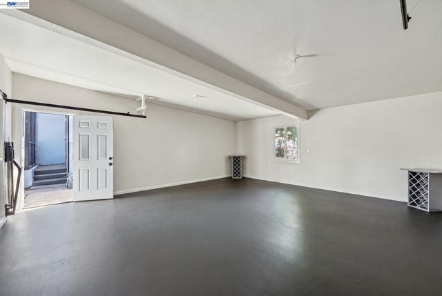 6031 Camden St, Oakland, CA 94605