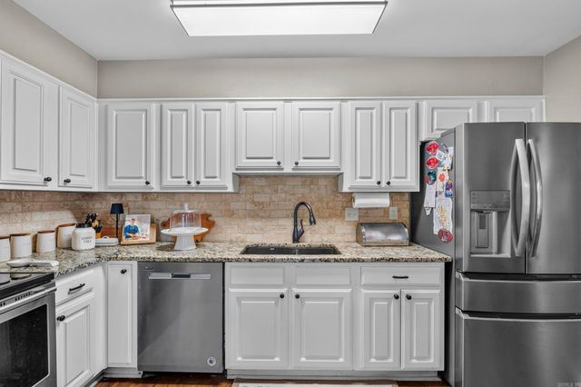 2213 E Maryland Avenue, Sherwood, AR 72120