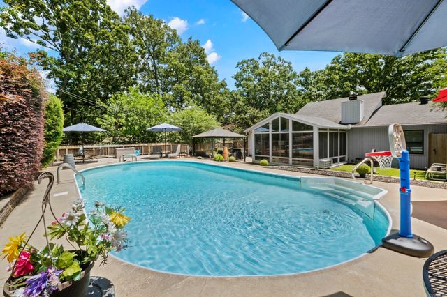 2213 E Maryland Avenue, Sherwood, AR 72120