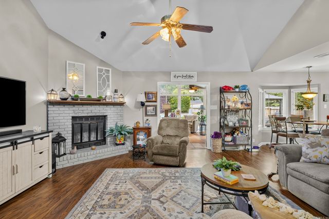 2213 E Maryland Avenue, Sherwood, AR 72120