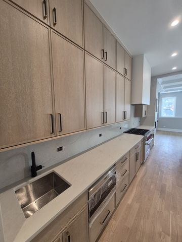3508 W Belden Avenue, Chicago, IL 60647