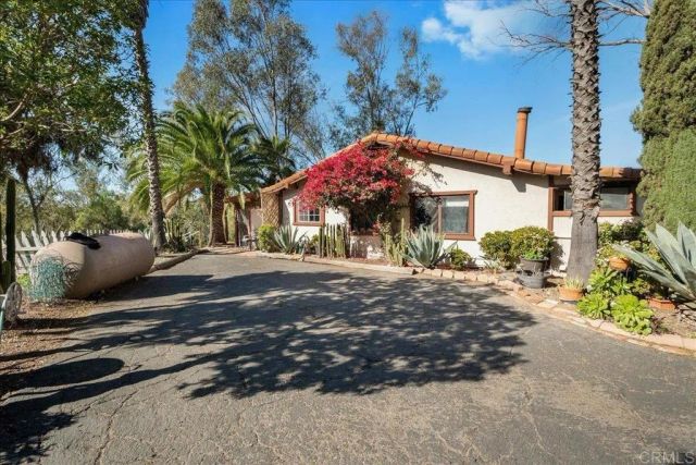 823 Rice Canyon Rd, Fallbrook, CA 92028