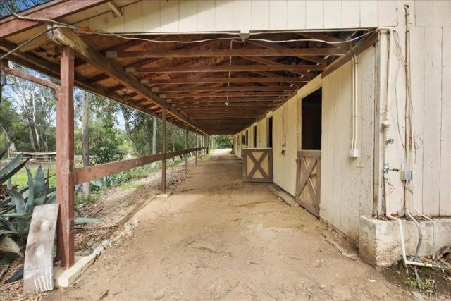 823 Rice Canyon Rd, Fallbrook, CA 92028