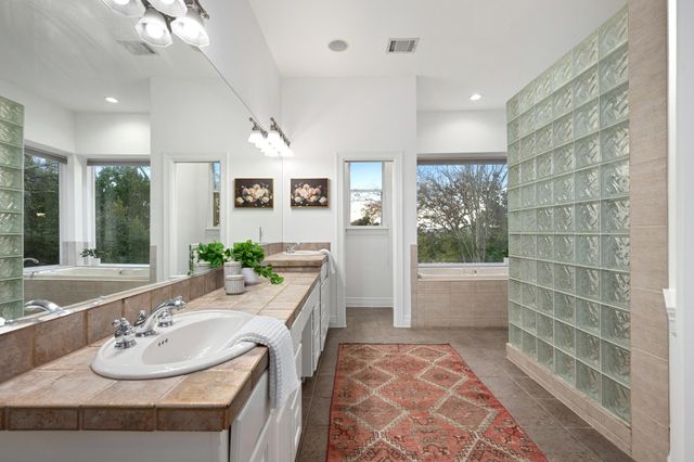 600 N River Hills RD, Austin, TX 78733