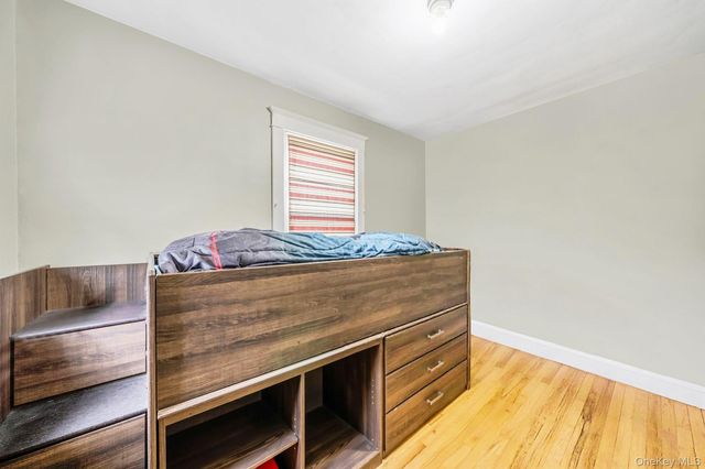 17 cliffside Avenue, Staten Island, NY 10304