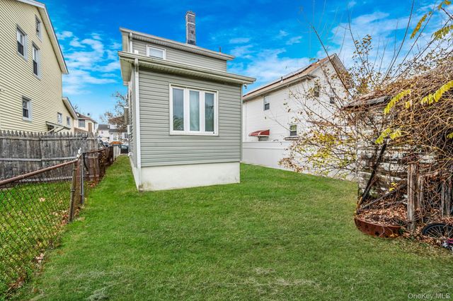 17 cliffside Avenue, Staten Island, NY 10304