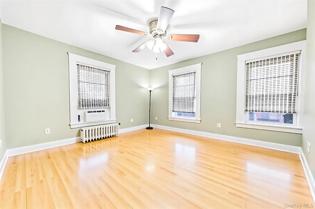 17 cliffside Avenue, Staten Island, NY 10304