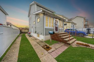 17 cliffside Avenue, Staten Island, NY 10304