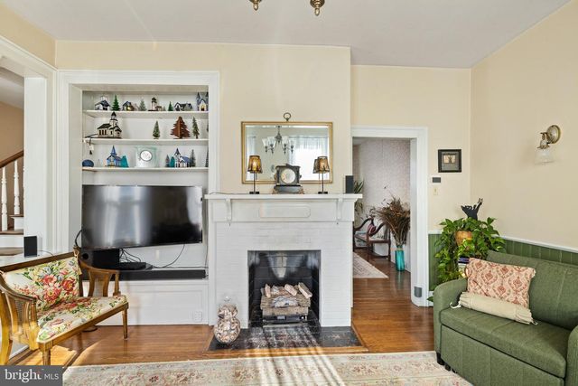 207 S MUHLENBERG ST, Woodstock, VA 22664