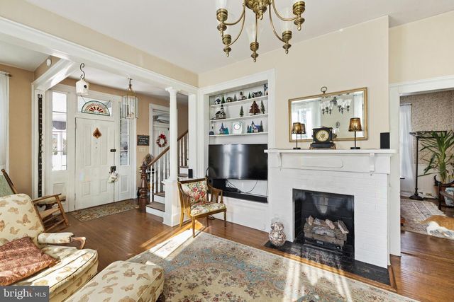 207 S MUHLENBERG ST, Woodstock, VA 22664